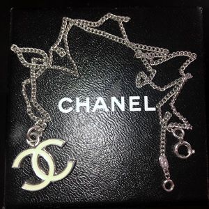 ✨Chanel Enamel CC Necklace✨